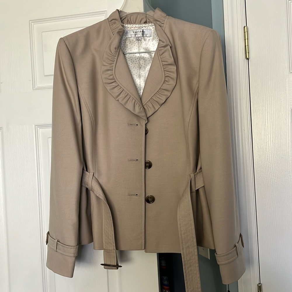 Women’s 2-piece set. Skirt and Blazer